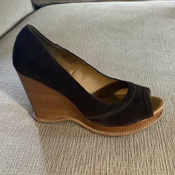 Steve Madden Brown Suede 4.25 inch Wedges - Style Cristan - Size 9.5 - Worn once - Picture 10 of 15